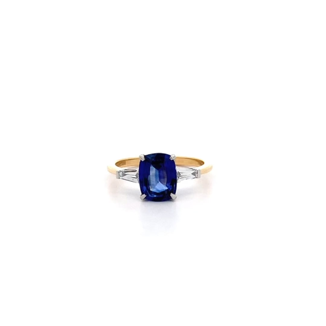 Villa: Blue Sapphire and Diamond Three Stone Ring in Yellow Gold | 1.92ct