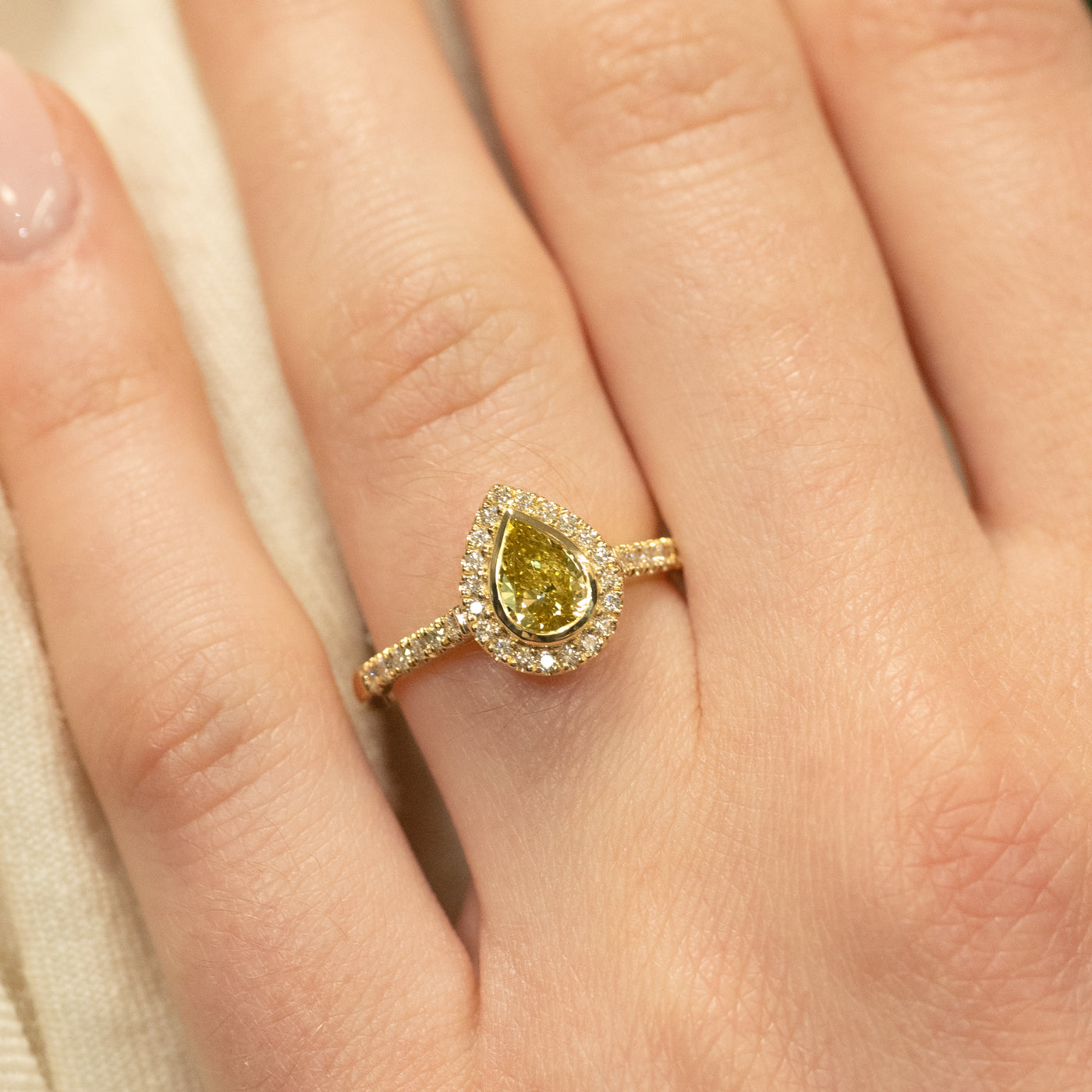 Yellow-Green Diamond Halo Ring in Yellow Gold | 0.98ctw