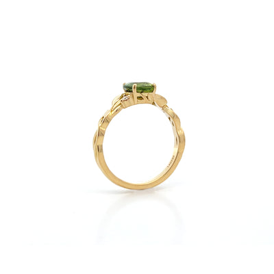 Arwen: Oval Cut Sapphire Solitaire Ring in Yellow Gold | 2.45ctw