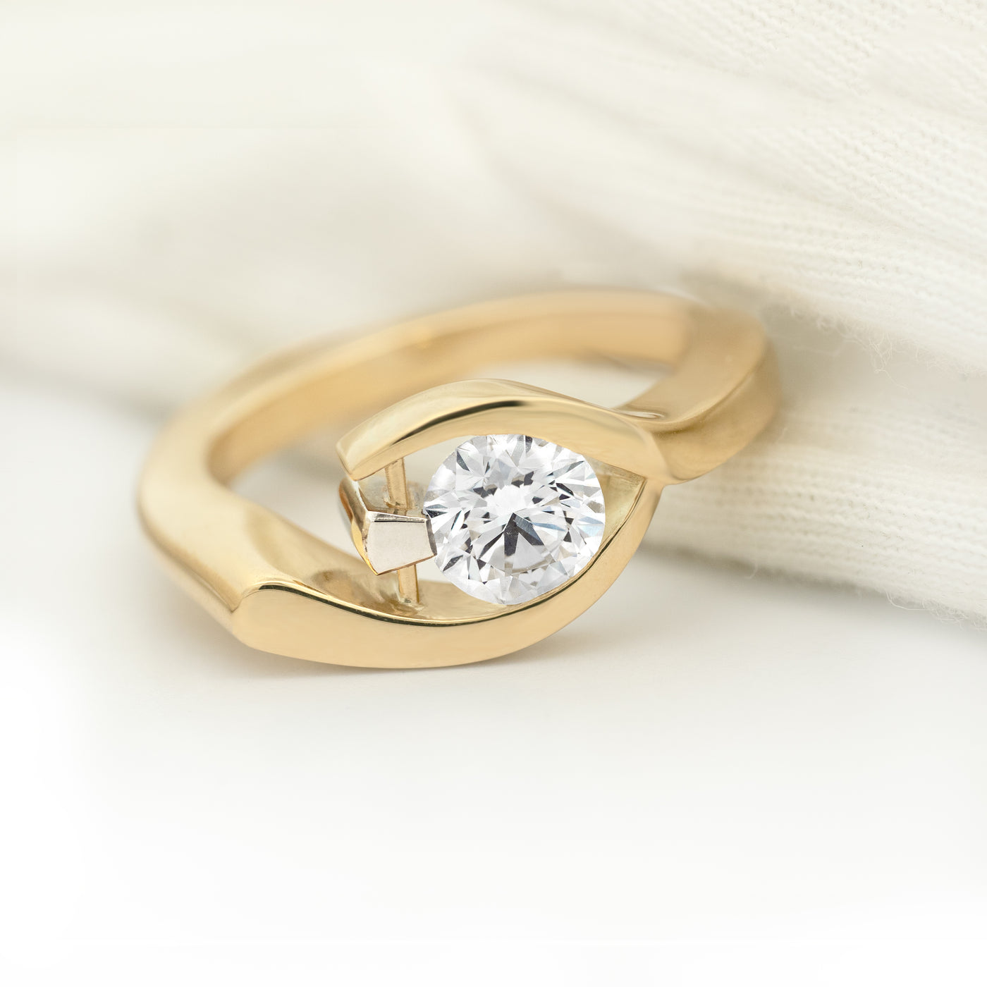 I Ain't Heartless: Brilliant Cut Diamond Solitaire Ring in Yellow Gold