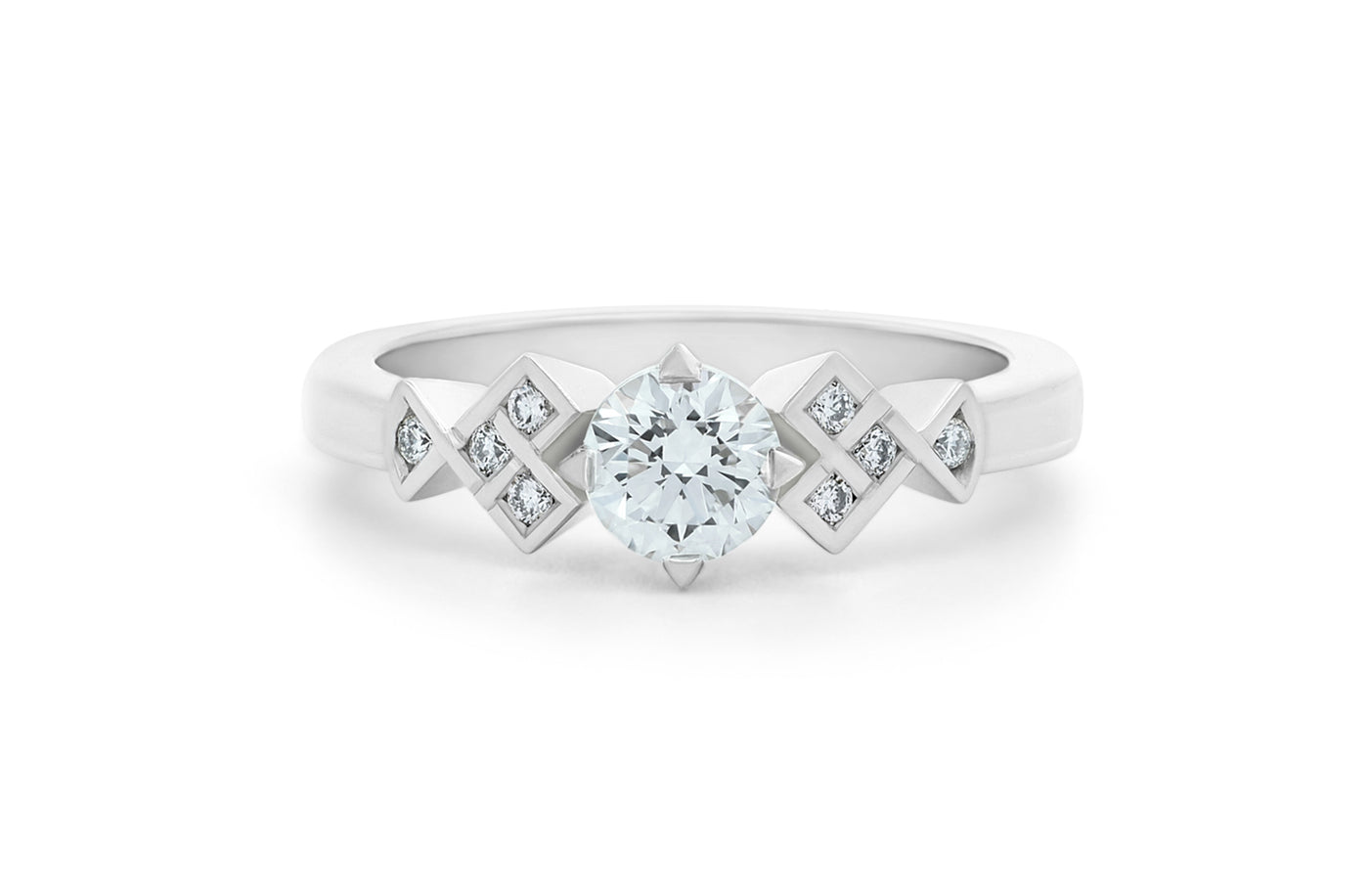 Istella: Brilliant Cut Diamond Solitaire Ring