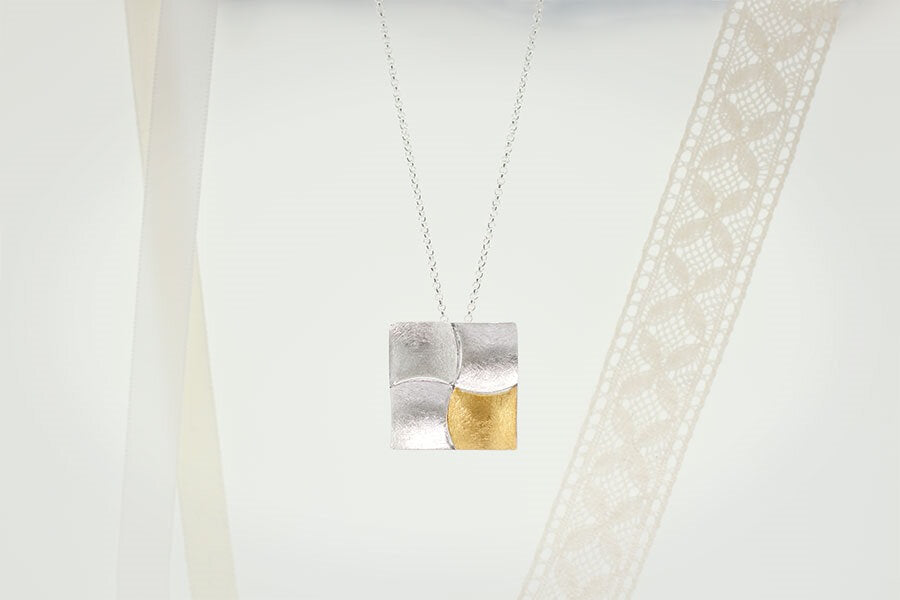 Kwadraat Pendant in Sterling Silver