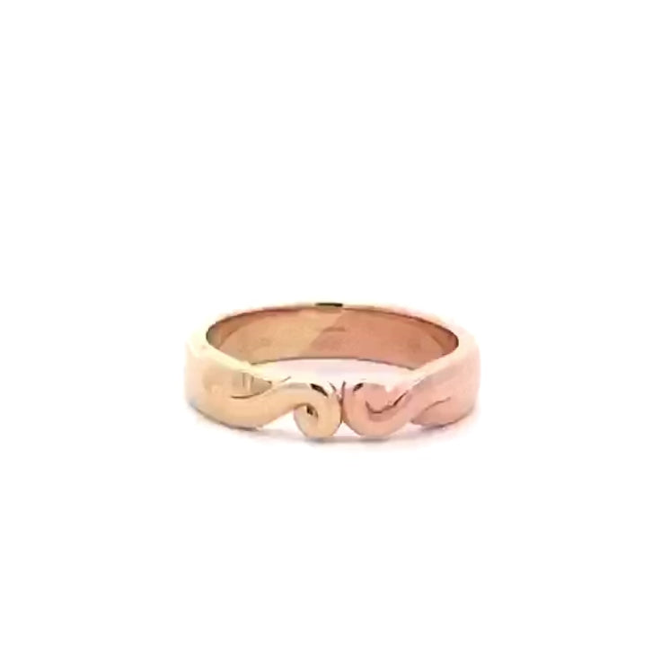 Kotahi: Ring in Yellow and Rose Gold