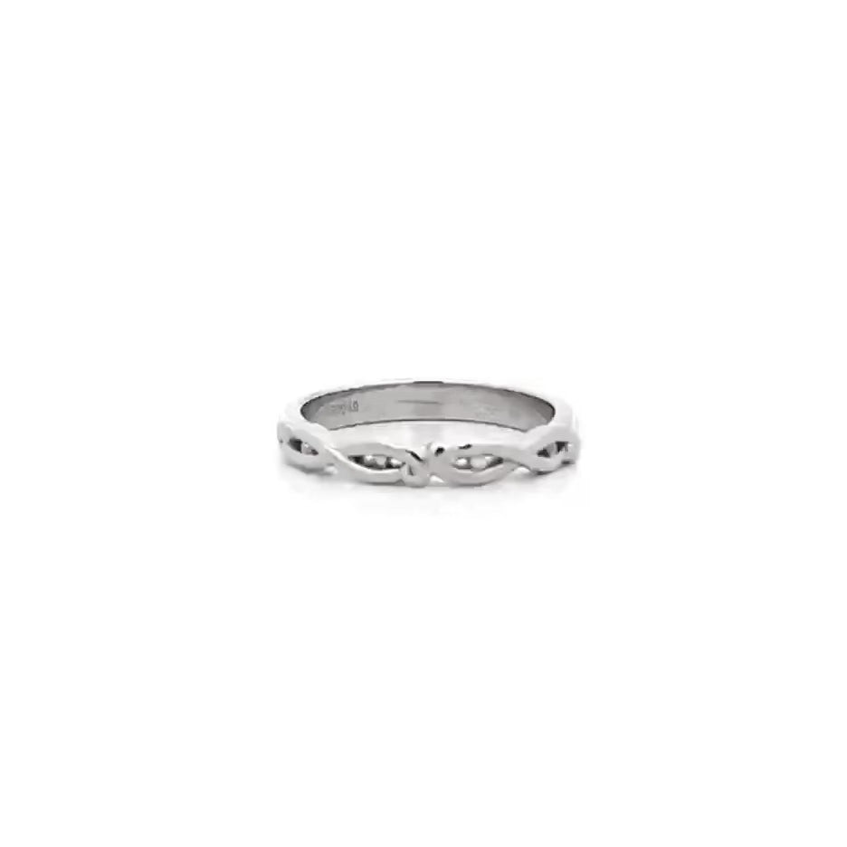 Solasta: Diamond Ring in Platinum | 0.02ctw