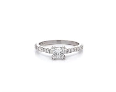 Belle: Princess Cut Diamond Solitaire Ring in platinum