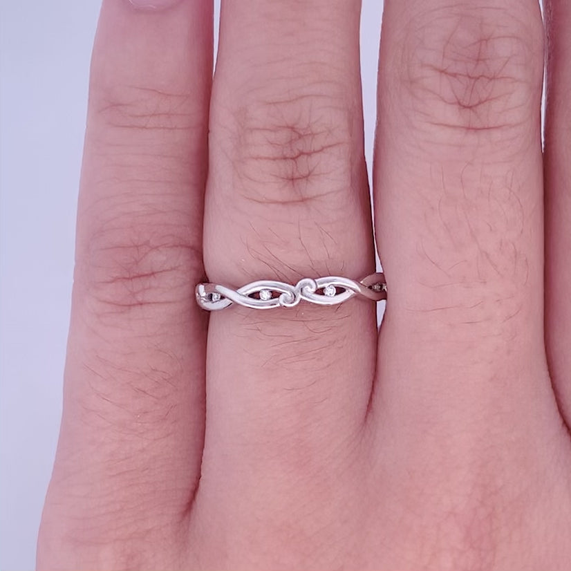 Solasta: Diamond Set Ring