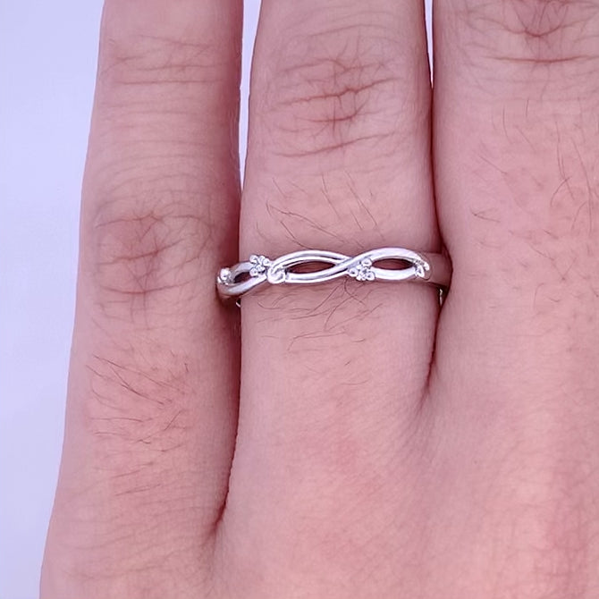 Lore: Diamond Wedding Ring in Platinum | 0.01ctw