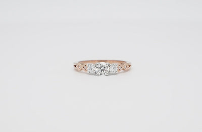 Baile: Brilliant Cut Diamond Three Stone Ring