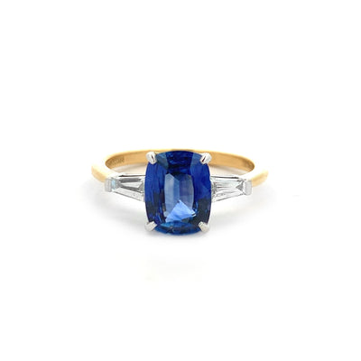 Villa: Blue Sapphire and Diamond Three Stone Ring in Yellow Gold | 1.92ct