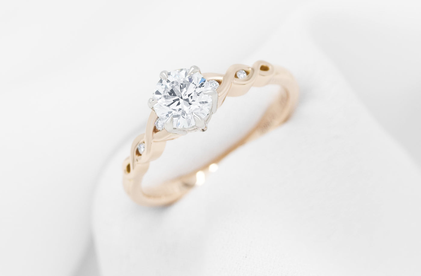 Pikorua: Brilliant Cut Diamond Solitaire Ring in Rose Gold | 0.82ctw