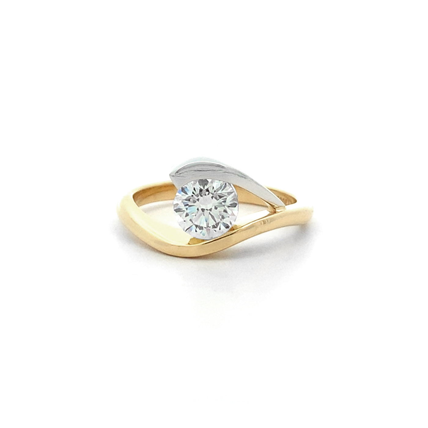 Sara: Brilliant Cut Diamond Solitaire Ring in Yellow Gold | 1.01ct F VS2