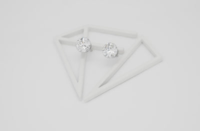 Floeting, Diamond, floating, studs, earrings, no clasps, no claw, clawless, clasp less, titanium collet, setting, innovation, classic knife edge, brilliant cut, round cut, 2.0TCW, video, Floeting® Diamond, Floeting® Cut, Floeting® Platform
