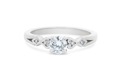 Baile: Brilliant Cut Diamond Solitaire Ring