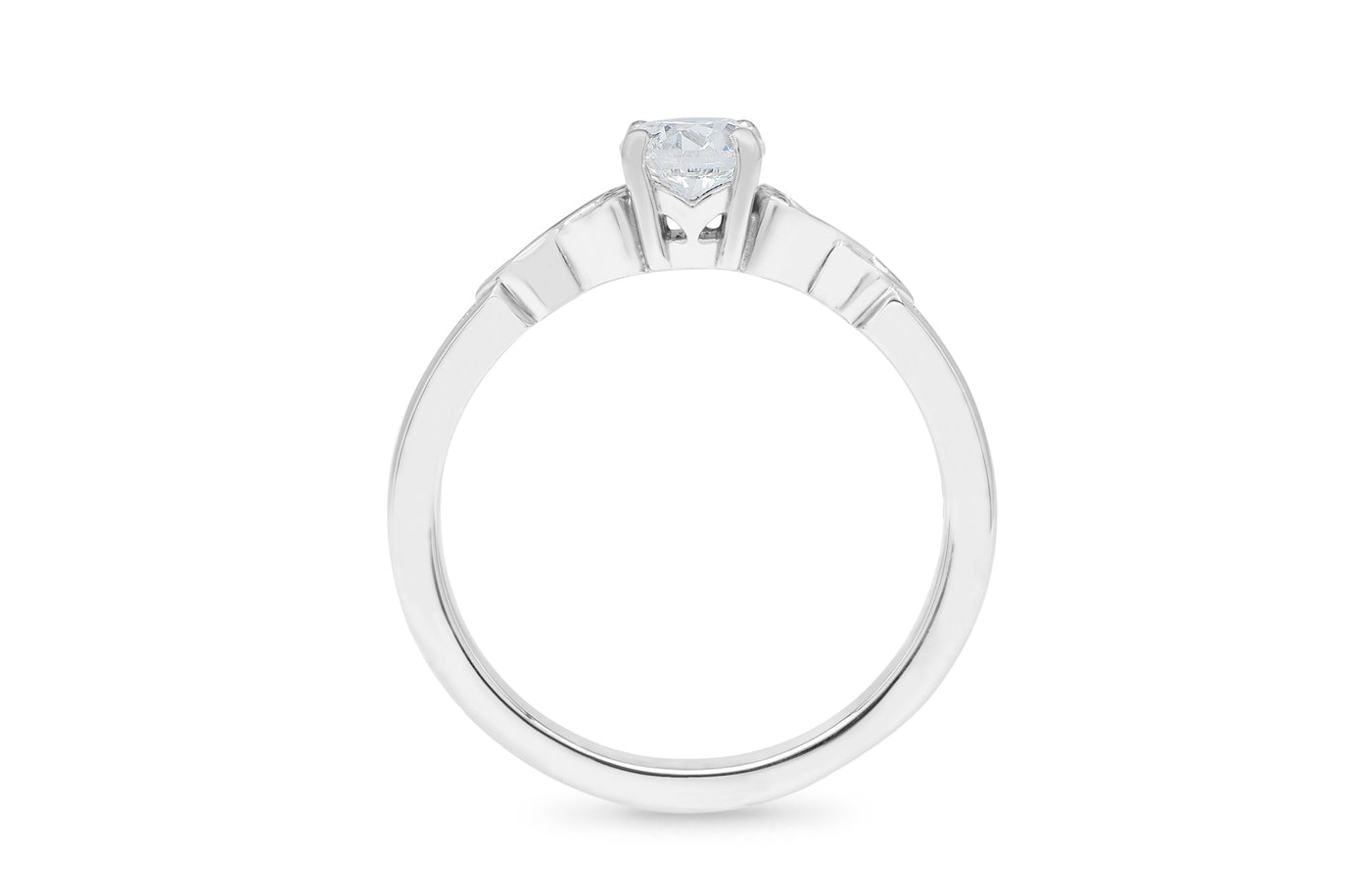 Diamond ring, Diamond Cluster Ring, Platinum setting Diamond Ring, 18k, 18ct, white gold, platinum, solitaire, Maori, Polynesian, Celtic, Baile, love heart, round diamond, round diamond solitaire, diamond facets, jewellery, jewelry