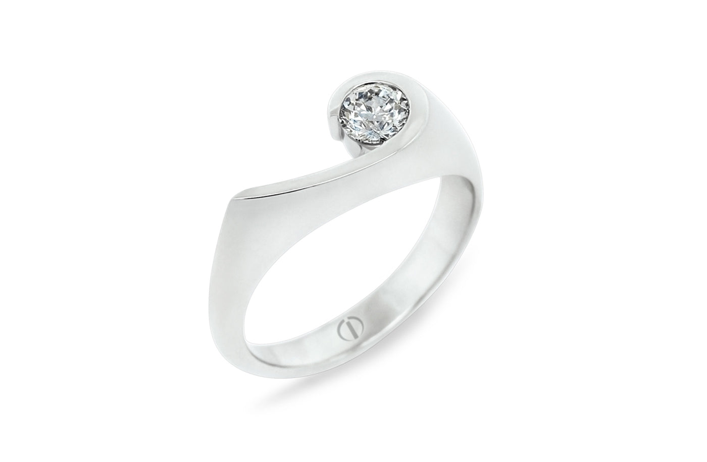 Patai Delicate: Brilliant Cut Diamond Solitaire Ring