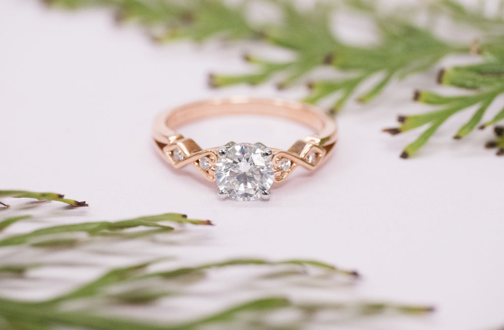 Baile: Brilliant Cut Diamond Solitaire Ring